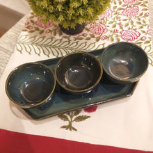 Load image into Gallery viewer, Platter/Tray with 3 Bowls (Blue/Green)