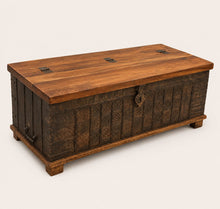 Load image into Gallery viewer, Box/Trunk Coffee Table